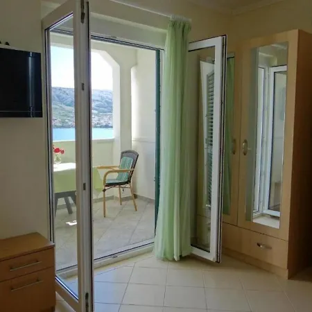 Ena Apartamento Pag Town